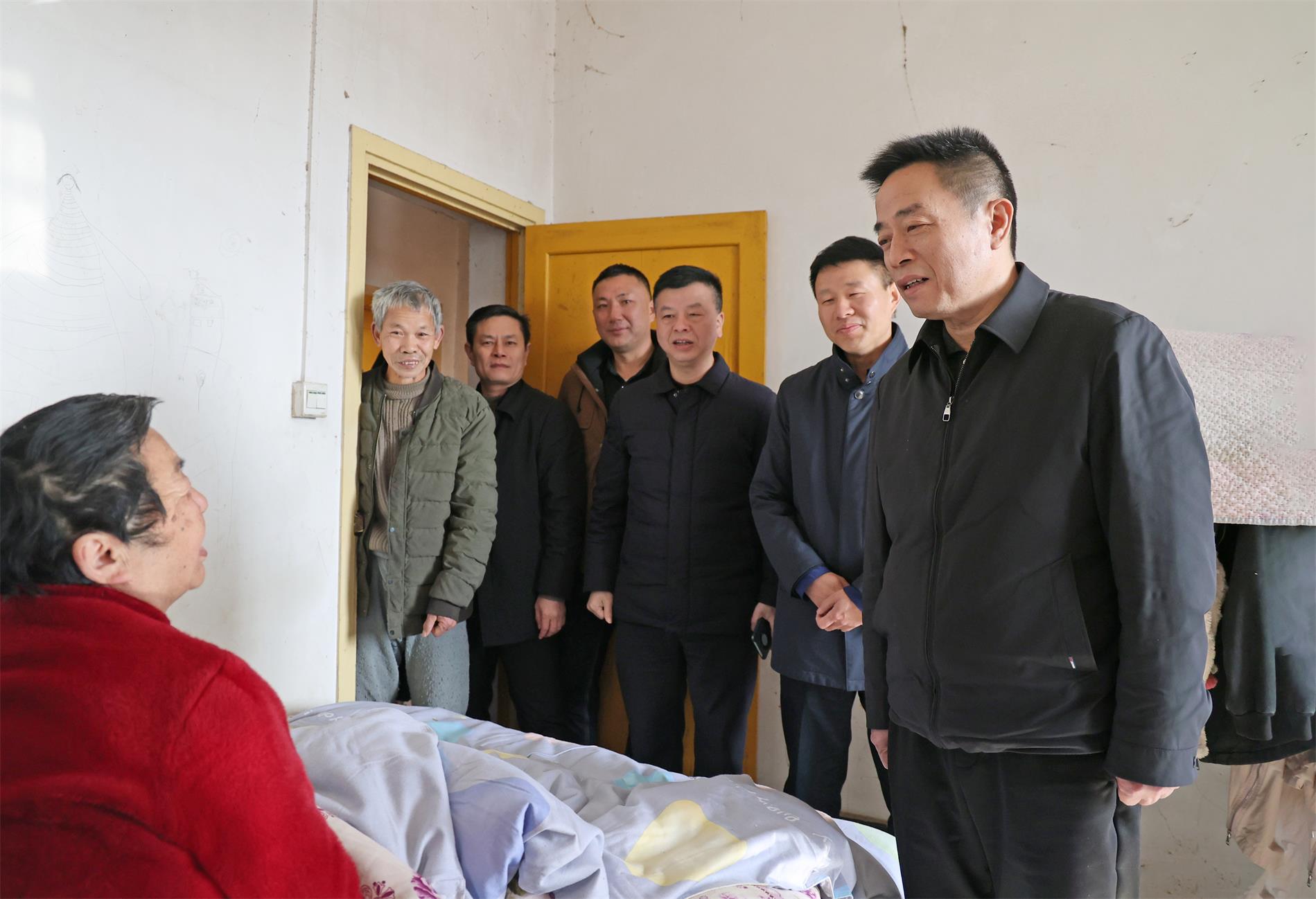 ʱ�̰�����Ⱥ��İ�Σ��ů������ͷ ���εȿ�չ�����߷�ο�ʻ